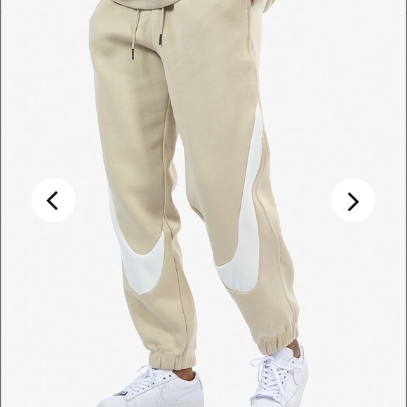 NWT Nike Swoosh Graphic Fleece Joggers - Picture 2 of 3